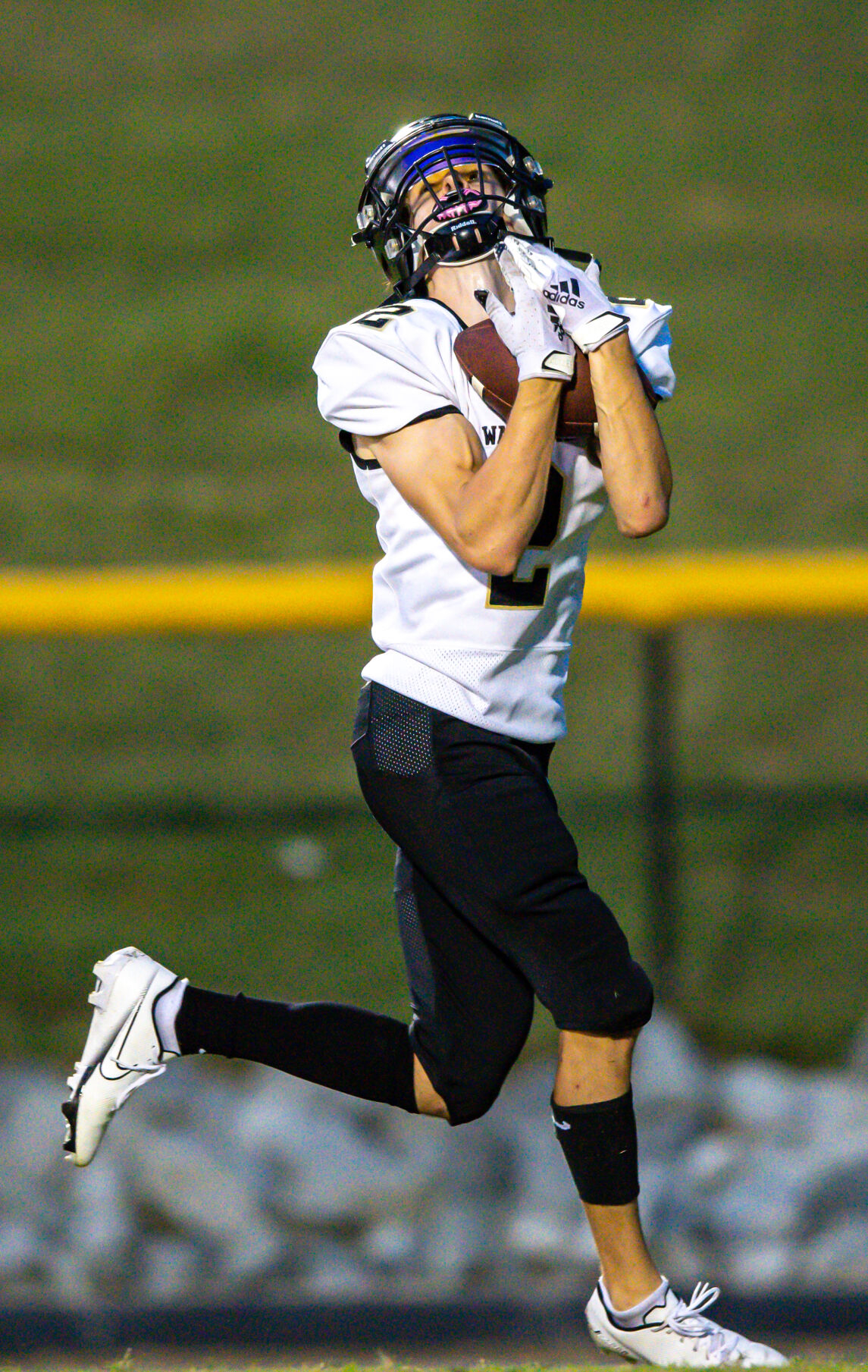The Warriors dominated the Spiders 49-21.